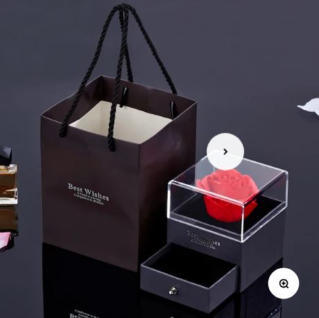 Coffret Rose Éternelle et son Collier d'Amour