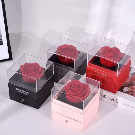 Coffret Rose Éternelle & son Collier d'Amour.