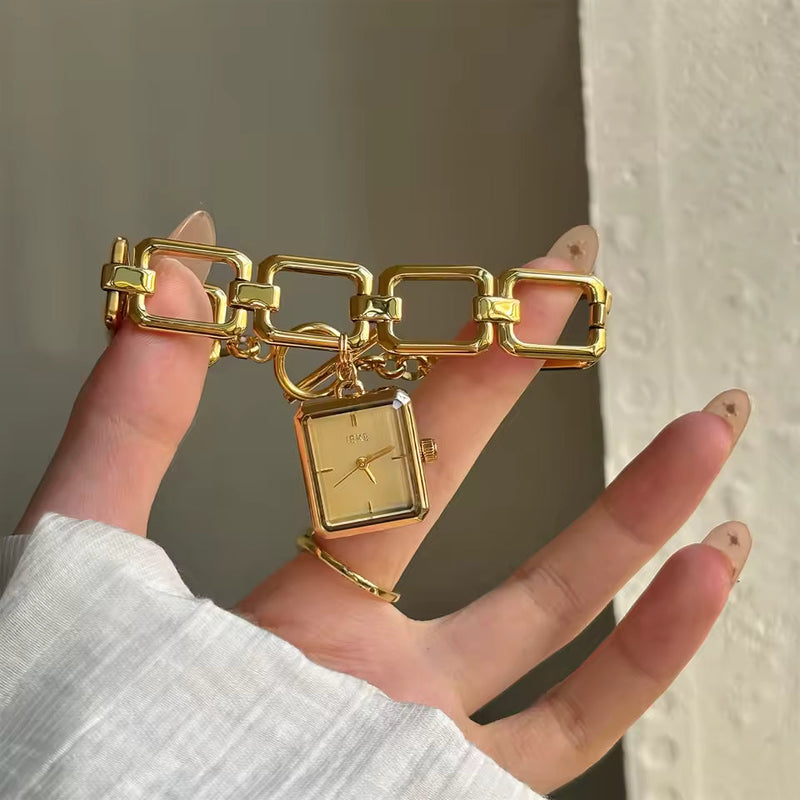Montre  Dorée Élégance – Le Cadeau Chic Qui Fait Briller Une Femme