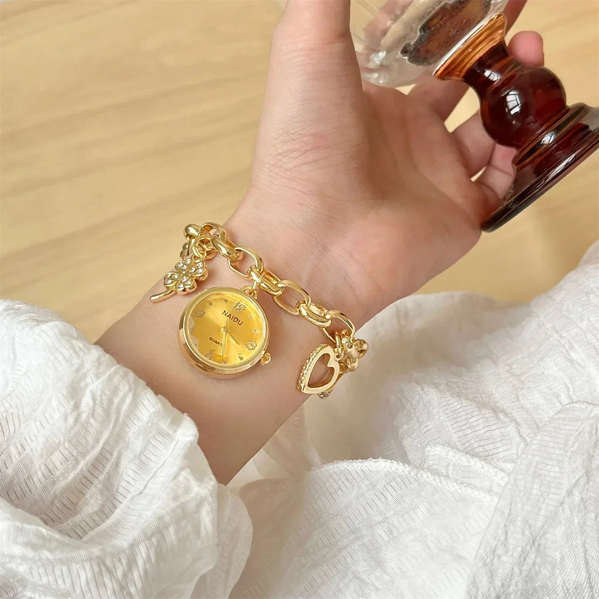 Montre Cœur Dorée Élégance – Le Cadeau Chic Qui Fait Briller Une Femme